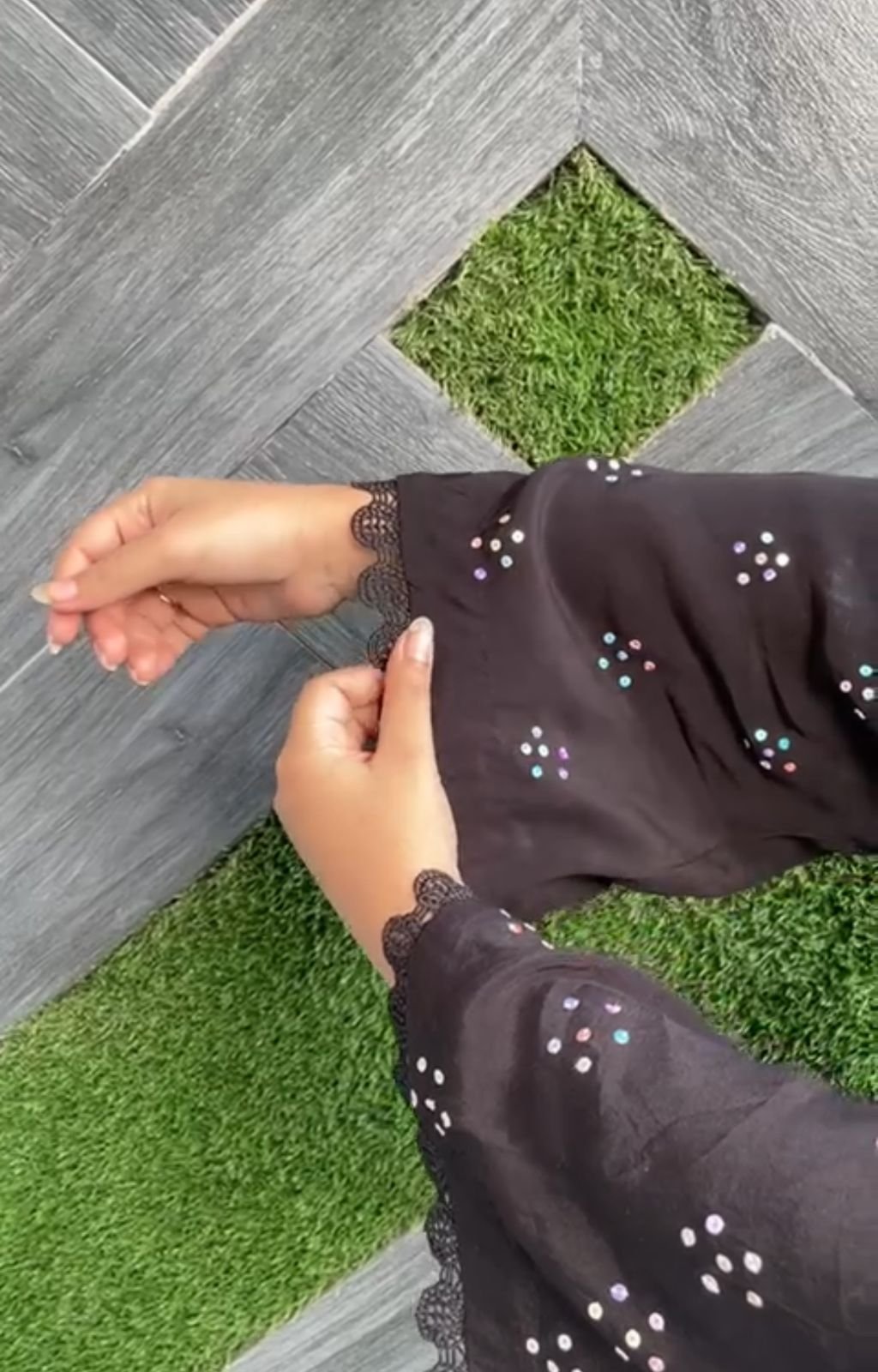 Luxury Hand Embroidery: Exploring Sitara Work for Any Occasion - Image 3