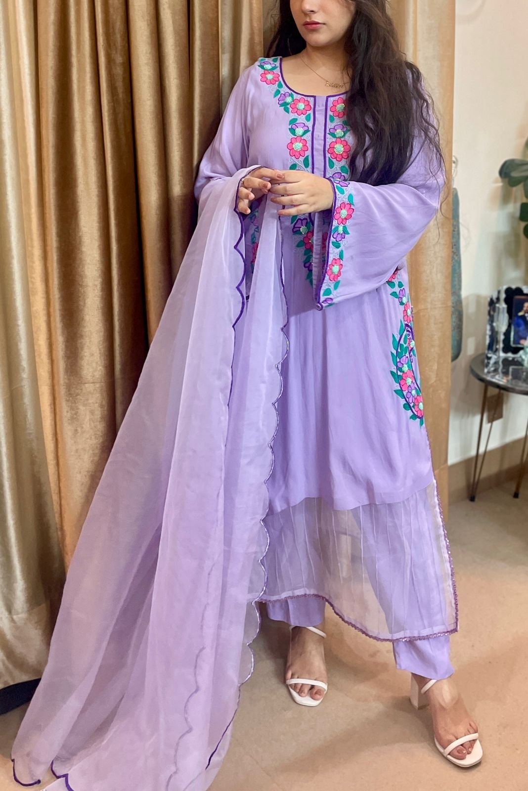 Elegance of 3PC Lilac: A Masterpiece in Hand Embroidery and Sitara Work - Image 3